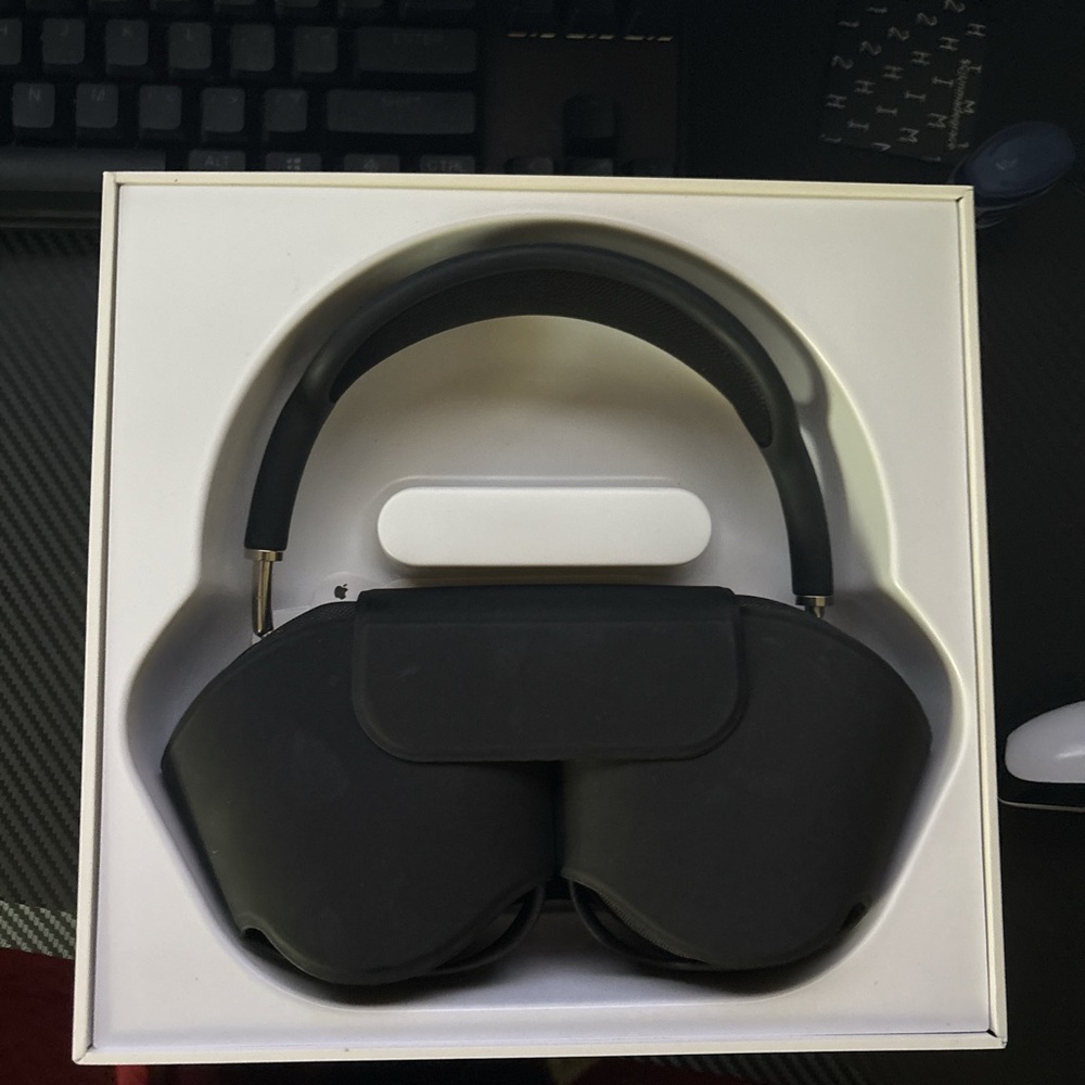 Black Airpod maxes black-120$
